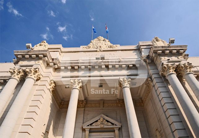 Despejado. La Cámara de Senadores aprobó el mensaje y empieza a salir el sol para el proyecto de endeudamiento a corto plazo / Mauricio Centurión - Uno Santa Fe