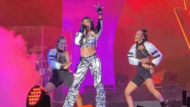 María Becerra hará historia y cantará en el Monumental