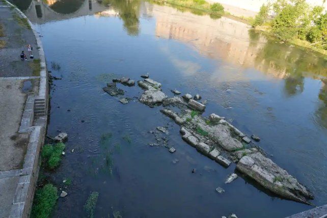 La sequía en Roma dejó al descubierto un puente del siglo I en el río Tíber