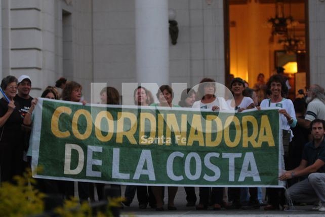 Los vecinos de la Costa le reclamaron a la EPE el plan de obras que realizarán