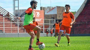 Emanuel Dening y Alejo Miró en el entrenamiento de Patronato en el Grella