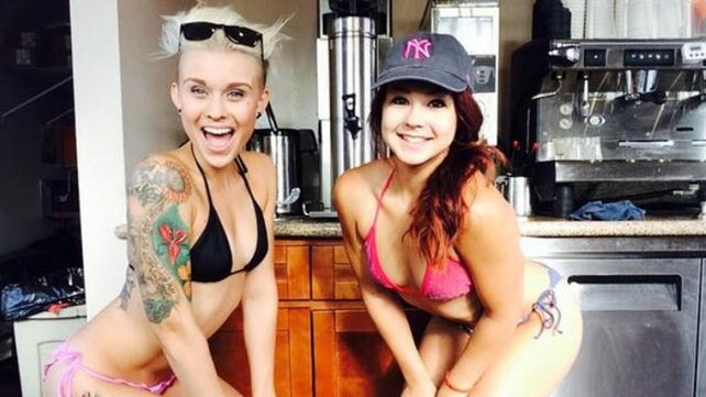 Genera polémica un bar donde las mozas atienden en bikini