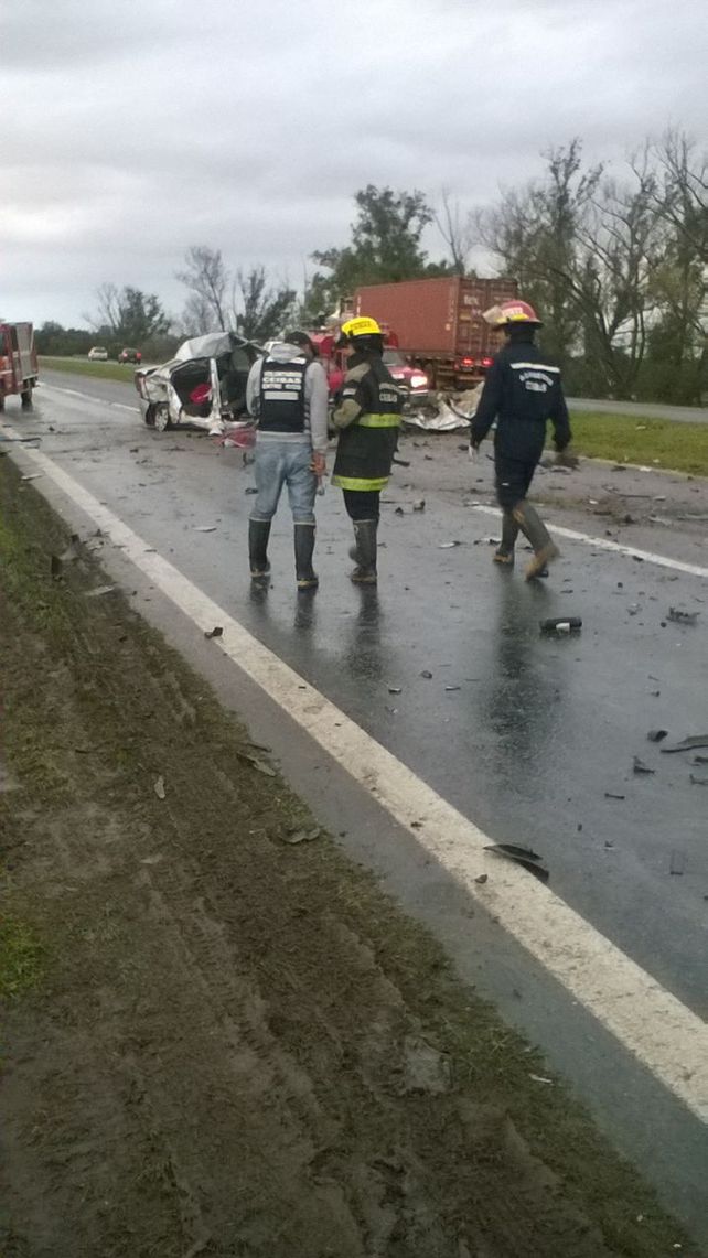 Accidente en Ruta 12: Dos personas fallecieron y cuatro resultaron heridas