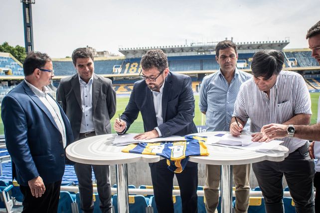 Francisco Payeras (Gerente de asuntos Legales y RRII Avalian), Gonzalo Sanchez (Gerente Operaciones M. Prepaga Avalian), Guillermo Bulleri (Gerente General Avalian), Ramiro Colabianchi (Vicepresidente Tercero de Rosario Central), Walter Buhler (Tesorero Rosario Central), Leonardo Arriaga (Secretario General Rosario Central).