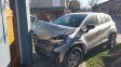 Violento choque entre un auto y una unidad de rescate en barrio Sur
