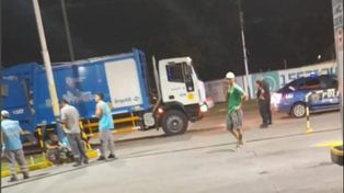 Un camión de recolección de residuos fue amenazado por dos individuos en moto en la zona oeste de Rosario.&nbsp;