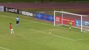 Video: jugadores del Caracas patearon mal sus penales a propósito