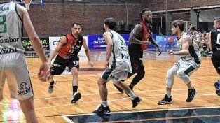 Colón se desmoronó en el segundo tiempo y perdió ante Barrio Parque
