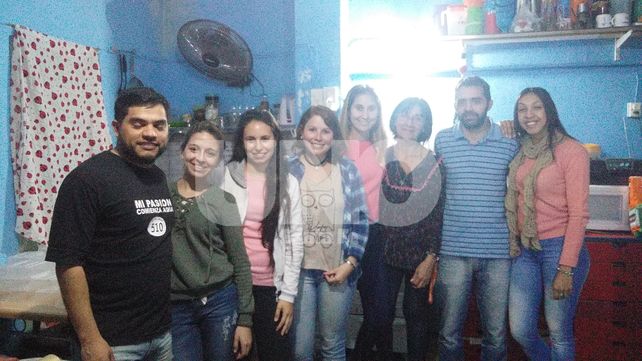 Actitud Solidaria recorre las calles de la ciudad y asiste a unas 70 personas