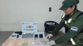 Los elementos secuestrados al hombre detenido&nbsp; cuando viajaba en taxi desde Santa Fe a Paraná&nbsp;