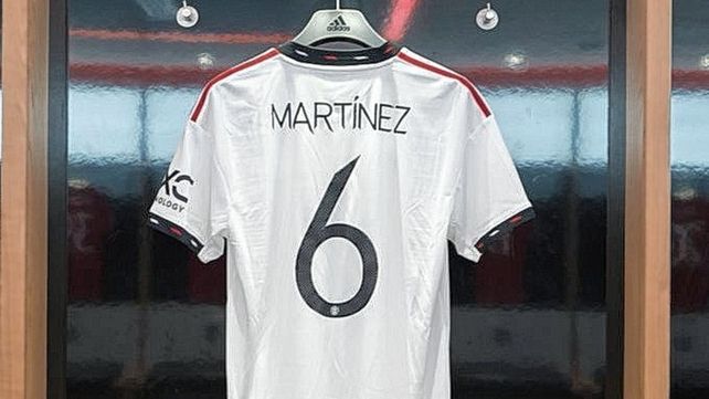 Lisandro Martínez usará la 6 que dejó Pogba.