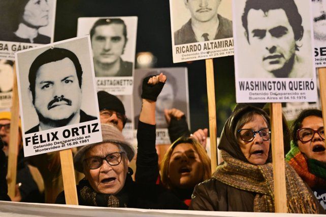 Masiva Marcha del Silencio en Montevideo por los desaparecidos de la dictadura