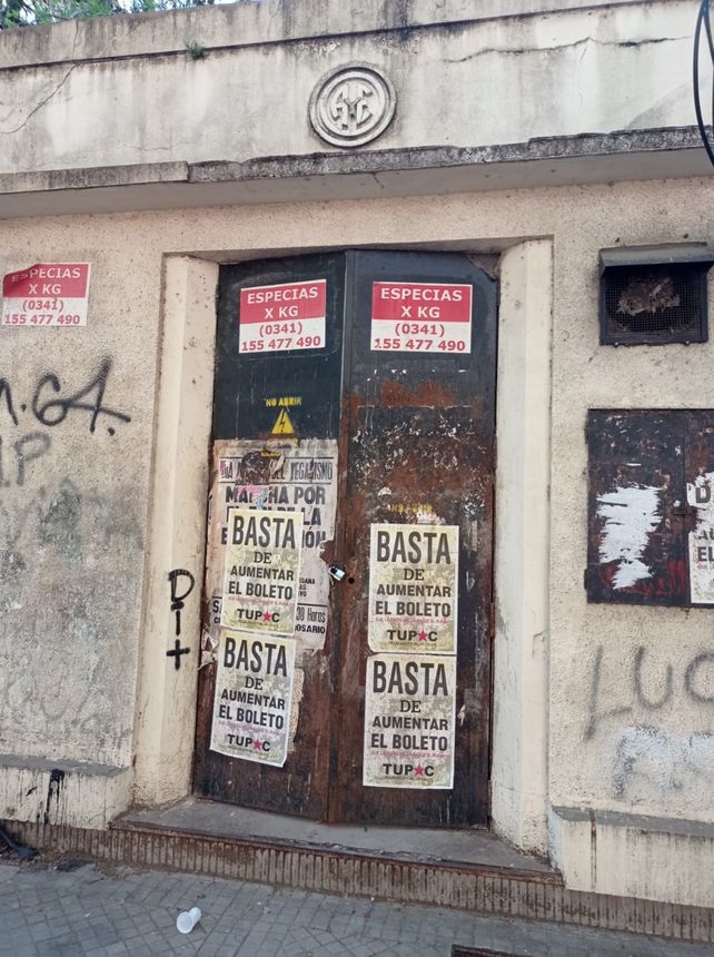 La subestación del hospital Centenario fue vandalizada en septiembre de 2021 y el hecho provocó daños millonarios de equipamiento en la Facultad de Medicina. 