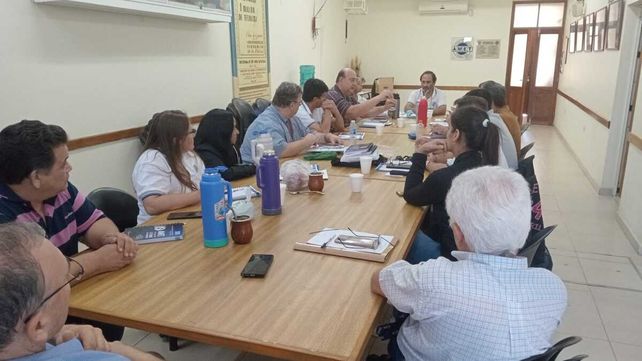 AMET. Continúa el conflicto en lo salarial y preocupación ante un nuevo intento de reforma de la Caja de Jubilaciones.