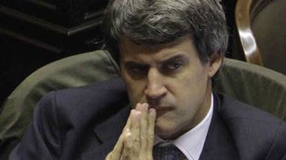 Prat-Gay anticipó que habrá bono de fin de año para salarios bajos