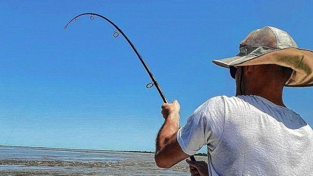 Más gente aprovecha el calor para irse de pesca&nbsp;