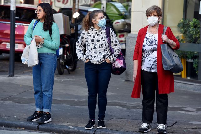 El uso de barbijo dejó de ser obligatorio hace cuatro meses, tanto en lugares abiertos como cerrados.
