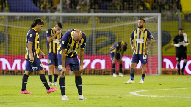 A días del inicio de la Libertadores, el canalla perdió contra Barracas Central y generó muchas dudas.