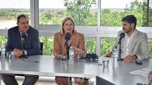 Juntos. El gobernador Maximiliano Pullaro, la vicegobernadora Gisela Scaglia y el intendente Juan Pablo Poletti.