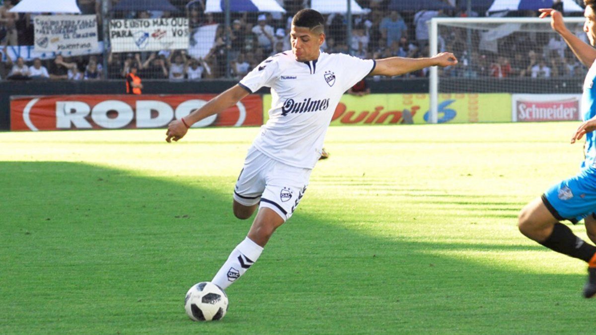 Se frenó la llegada de Lozano a Lanús por una lesión