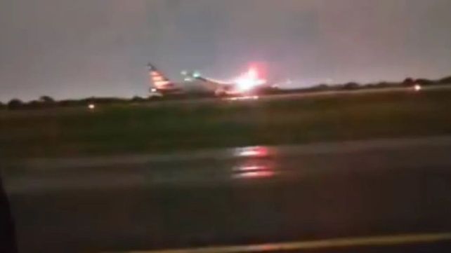 Un rayo impactó a un avión que iba a Miami y debió regresar de emergencia a Ezeiza