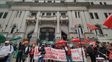 Manifestantes se movilizaron en Santa Fe para exigir la liberación de los detenidos por los incidentes en la Legislatura cuando se debatía la reforma previsional. 