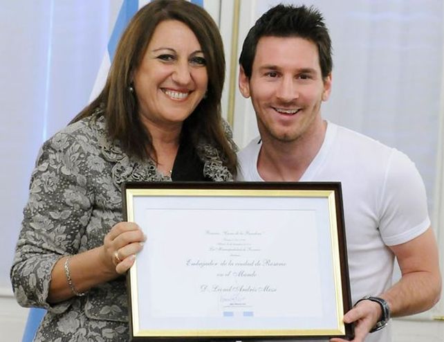 La intendenta Mónica Fein nombró a Messi embajador de Rosario en 2011.