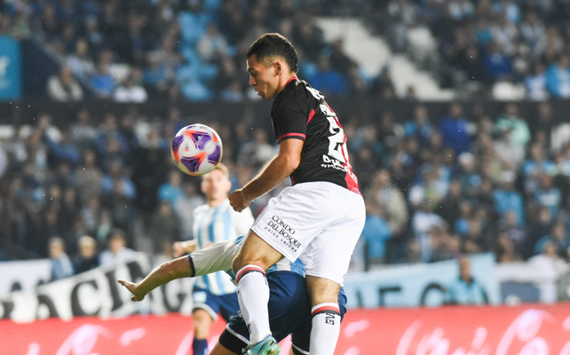 Newells, con un equipo alternativo, hizo su mejor partido del torneo y le ganó 1 a 0 a Racing