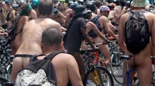Multan en Nueva Zelanda a un ciclista desnudo y ebrio por no llevar casco
