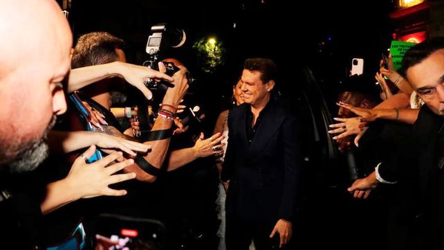 Luis Miguel fue a cenar a una parrilla de Puerto Madero acompañado de su pareja