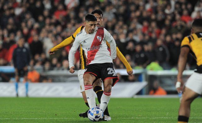 Con clase. Aliendro anotó el primero de River.