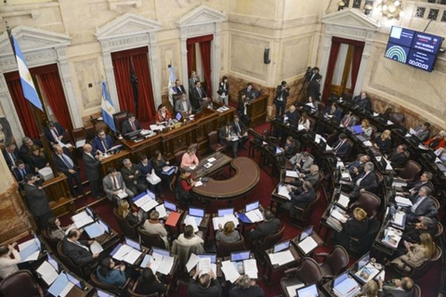 Cámara alta. Vista del recinto del Senado de la Nación durante su sesión de ayer.