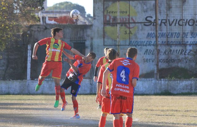 El Pingüi sacó adelante un partido complicado ante Palermo y lidera junto a Ministerio en la Zona B.&nbsp;