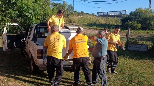 En el derrumbe de la barranca se perdieron partes de dos casas y otras siguen en peligro