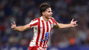 Atlético golpeó en Barcelona con un golazo de Julián Álvarez