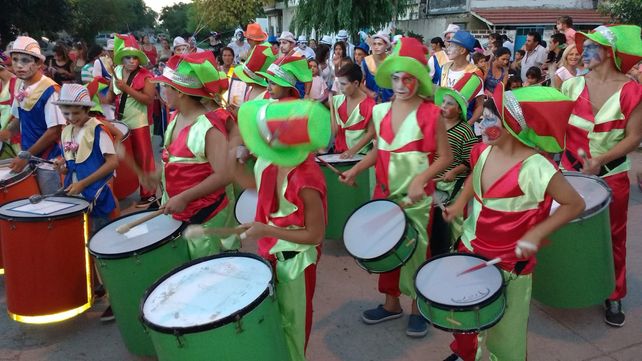 Carnabarriales: el ritmo y el color coparán las calles de la ciudad