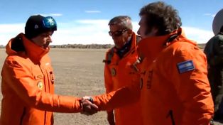 El presidente Javier Milei que viajó a la Base Marambio, anunció que mañana se instala en la Quinta de Olivos pero que aún no puede mudar a sus hijitos, como llama sus perros.