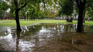 La racha de días de lluvia en Rosario tocó su techo este lunes y se acerca al final