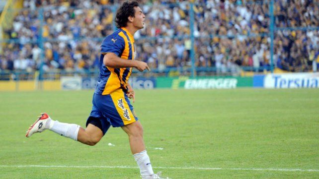 Milton Caraglio, con la camiseta de Central. La historia se repite.