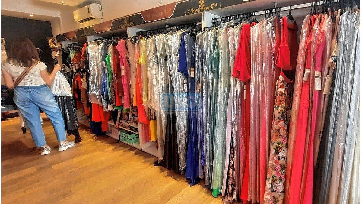 Aumentaron las ventas y alquileres de vestidos de fiesta