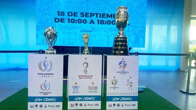 Las copas conquistadas por la Scaloneta son exhibidas en Paraná