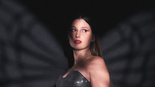 La rosarina Delfina Beltramone presenta su disco Efecto mariposa con una experiencia inmersiva en el Planteario