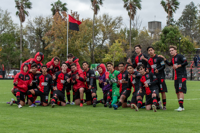 La categoría 2010 de Newells fue una de las dos que aportó un triunfo contra Lanús.