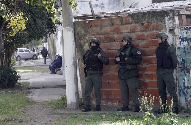 Vivir y patrullar en zonas calientes: cómo es la convivencia de vecinos y gendarmes en los barrios