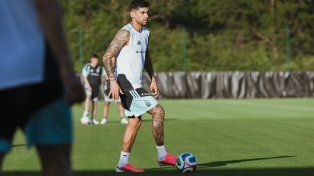 Cuti Romero evolucionó de una distensión de ligamentos de rodilla y entrenó con normalidad. Igual no jugará ante Honduras.