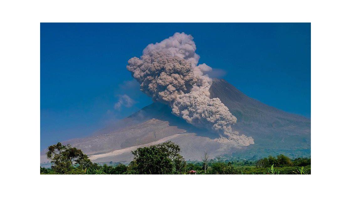 La erupci n de un volc n causa tres muertes en Sumatra  del 