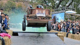 Diamante vivió una exitosa segunda edición de la Carrera de los Autos Locos