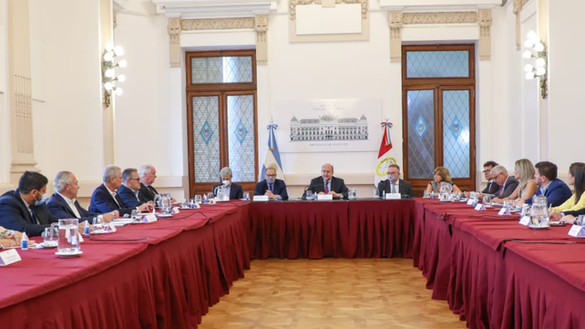 Perotti recibió a los legisladores nacionales de todos los partidos.