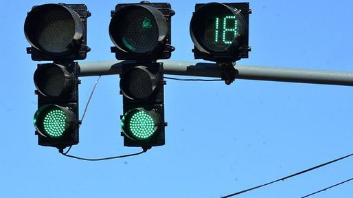 Rosario incorporará contadores regresivos en semáforos con fotomultas