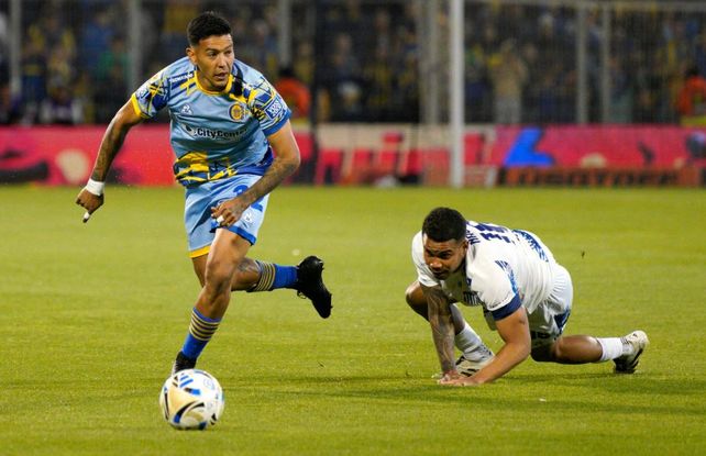 Emanuel Coronel vuelve a meterse entre los once de Central. En Junín no sumó minutos.